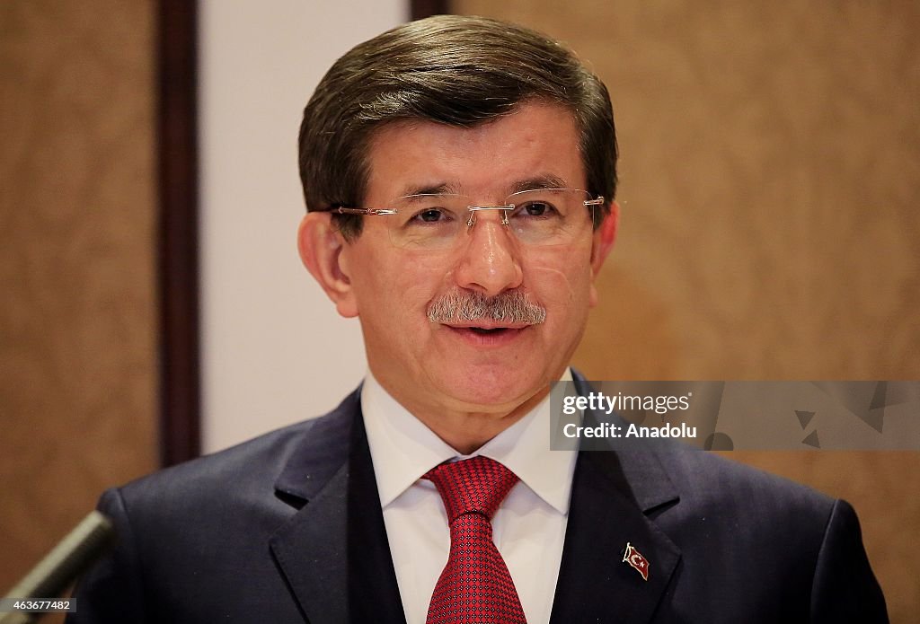 Turkish PM Davutoglu visits Pakistan