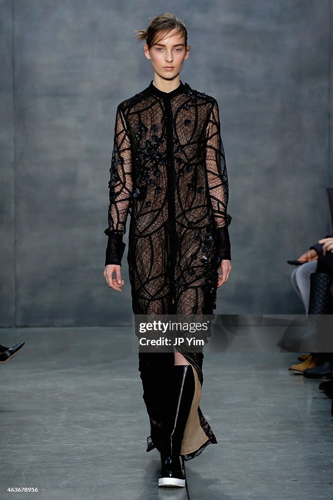 Vera Wang Collection - Runway - Mercedes-Benz Fashion Week Fall 2015