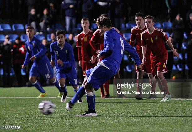 Vittorio Vigolo of Italy scores the winning goal with penalty during the international friendly match between Italy U15 and Belgium U15 at FIGC...