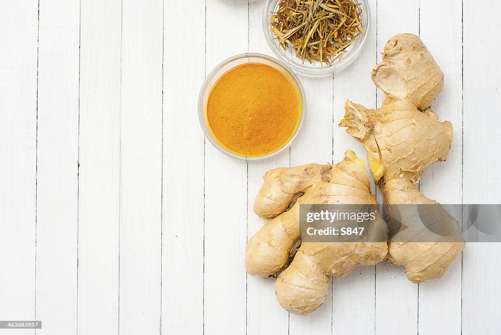 Tarragon Roots Ginger Root Turmeric Tarragon High-Res Stock Photo - Getty Images