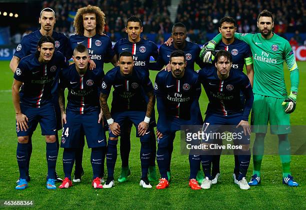 Paris Saint-Germain line up prior to the UEFA Champions League Round of 16 match between Paris Saint-Germain and Chelsea at Parc des Princes on...