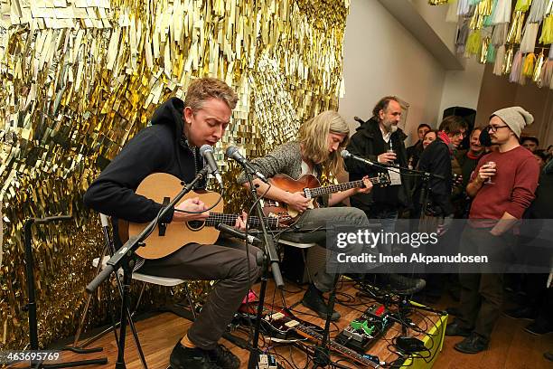 Aaron Roche Aaron Roche Photos and Premium High Res Pictures - Getty Images