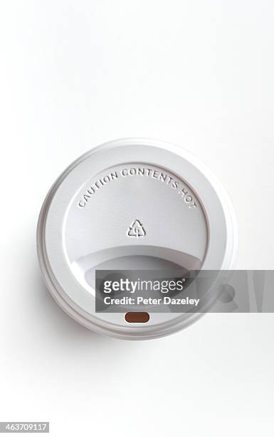 overhead view of coffee cup - coffe to go stockfoto's en -beelden