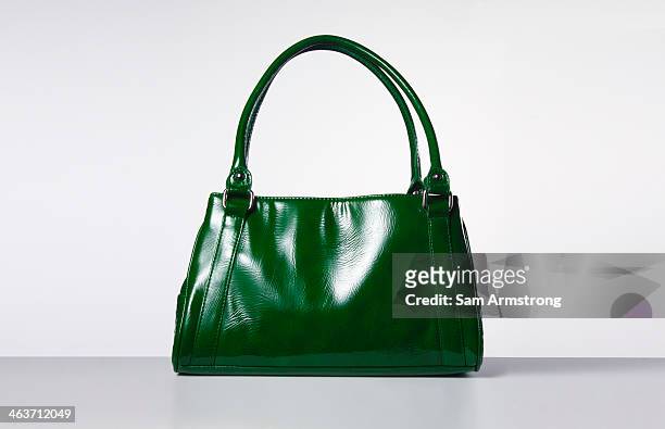 green handbag - handtasche stock-fotos und bilder
