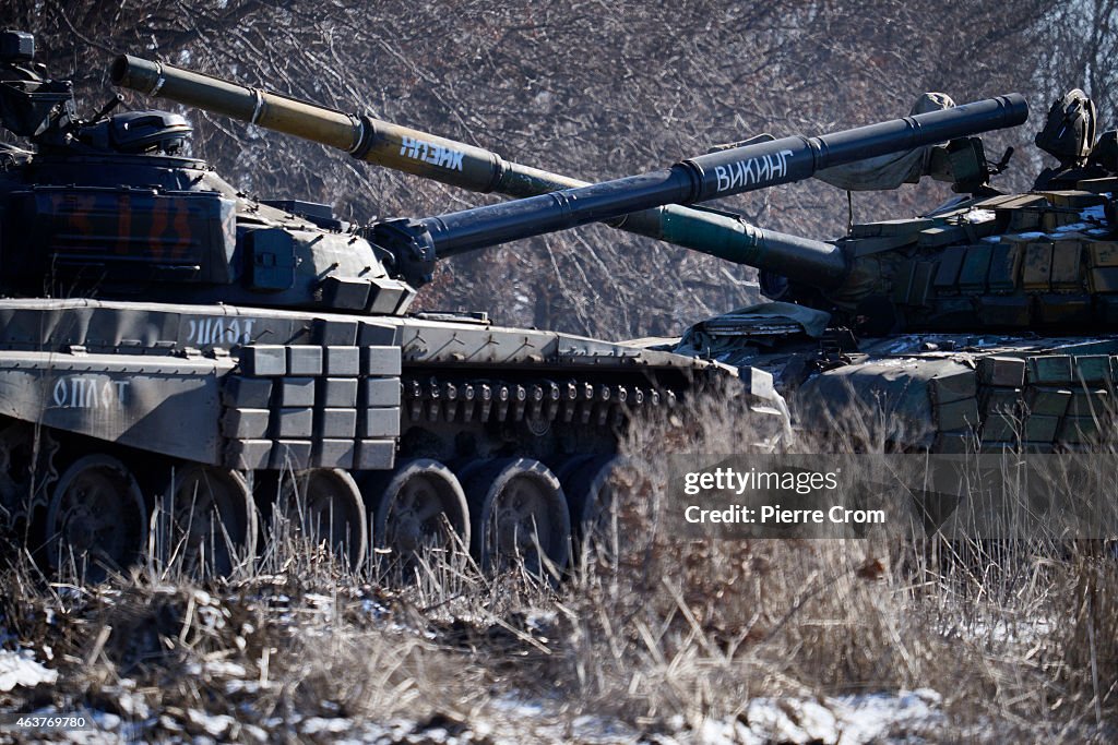 Rebel Fighters Advance On Debaltseve Despite Ceasefire Agreement