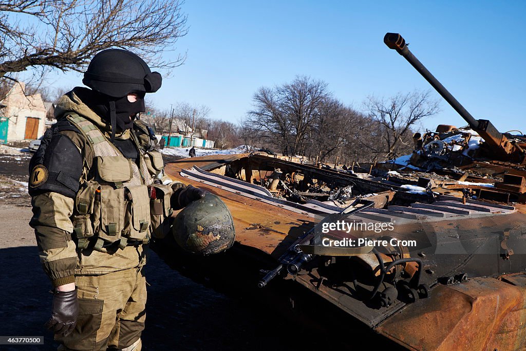 Rebel Fighters Advance On Debaltseve Despite Ceasefire Agreement