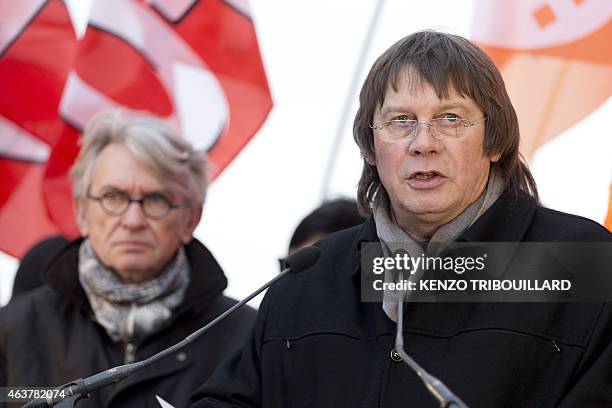 French labour union CGT former Secretary General Bernard Thibault , flanked by Secretary General of French Force Ouvriere labour union Jean-Claude...