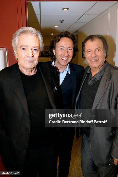 Main Guest of the show Stephane Bern standing between Actors Pierre Arditi and Daniel Russo who present the Theater play "L'etre ou pas" performed at...