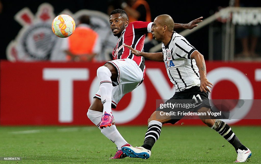 Corinthians v Sao Paulo - Copa Bridgestone Libertadores 2015