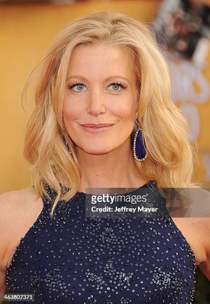 Actress Anna Gunn arrives at the 20th Annual Screen Actors Guild Awards at The Shrine Auditorium on January 18, 2014 in Los Angeles, California.