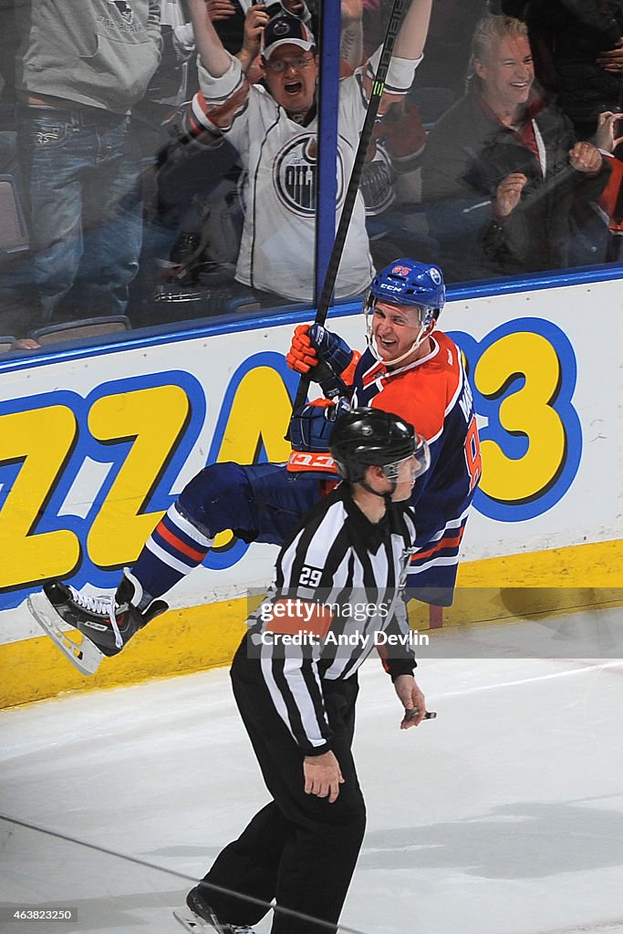 Boston Bruins v Edmonton Oilers