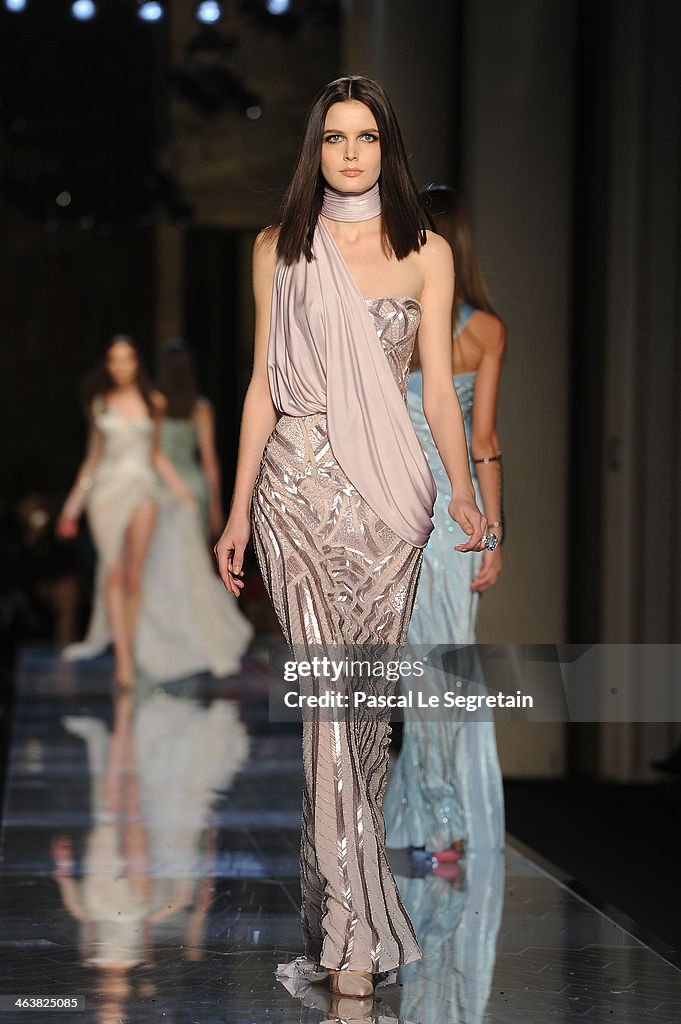 Atelier Versace : Runway - Paris Fashion Week - Haute Couture S/S 2014