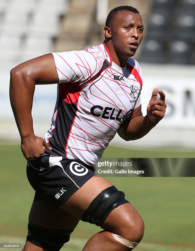 2015 Super Rugby: Cell C Sharks Training Session