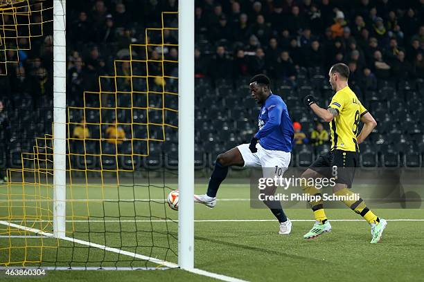 Romelu Lukaku of Everton FC scores his second and Evertons third goal during the UEFA Europa League Round of 32 match between BSC Young Boys and...