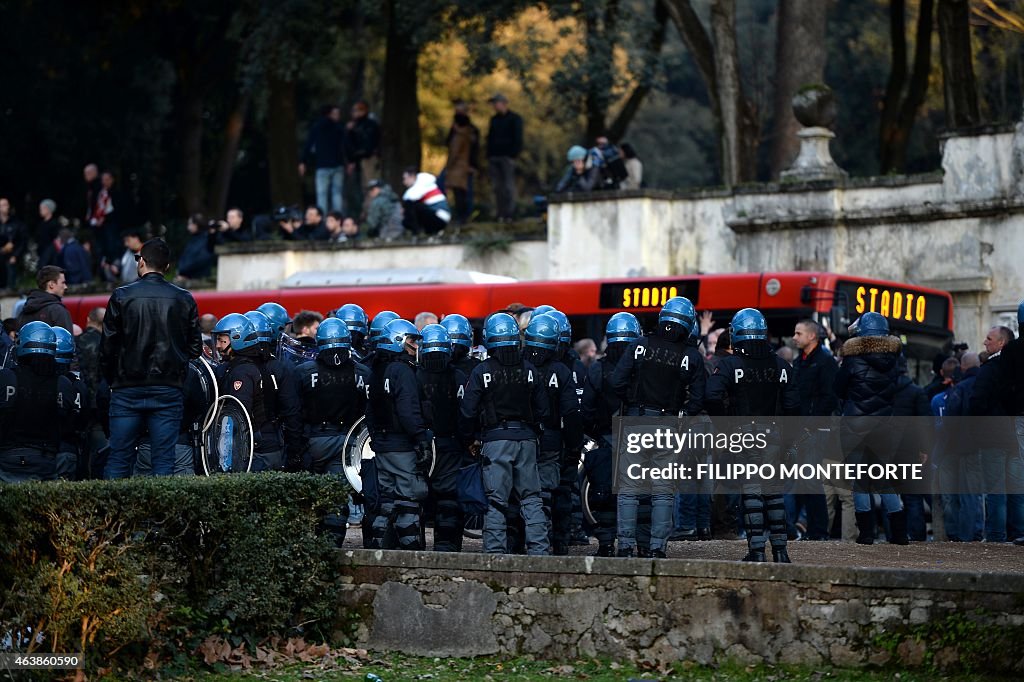 ITALY-FBL-FANS-CLASH-NETHERLAND-FEYENOORD