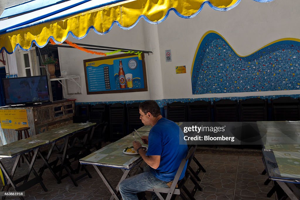 Ambev's Dive-Bar Cleanup Has Some Owners Seeing Glass Half Empty