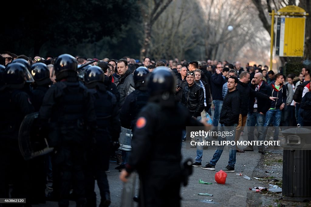 ITALY-FBL-FANS-CLASH-NETHERLAND-FEYENOORD