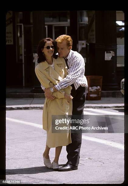 Rockin' Robin" - Airdate: May 17, 1994. DEBRAH FARENTINO;DAVID CARUSO