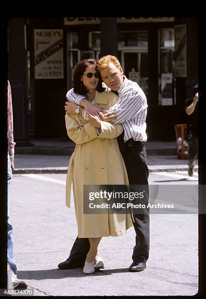 Rockin' Robin" - Airdate: May 17, 1994. DEBRAH FARENTINO;DAVID CARUSO