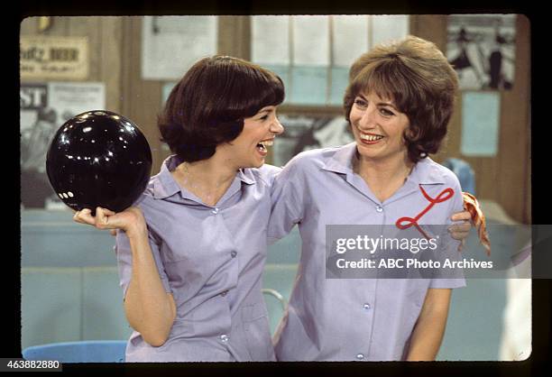Bowling Raspberry Belly 434 Cindy Williams 1976 Stock Photos, High-Res Pictures, and Images ...