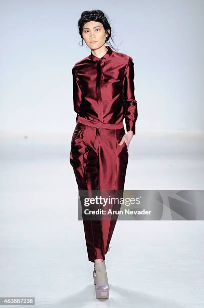 Model walks the runway in a design by Esosa at the New York Life fashion show during Mercedes-Benz Fashion Week Fall 2015 at The Salon at Lincoln...
