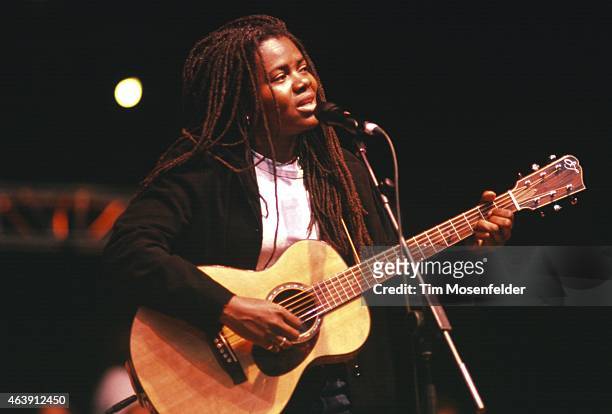 Tracy Chapman performs at Neil Young's Annual Bridge School Benefit 2001 at Shoreline Amphitheatre on October 21, 2001 in Mountain View California.