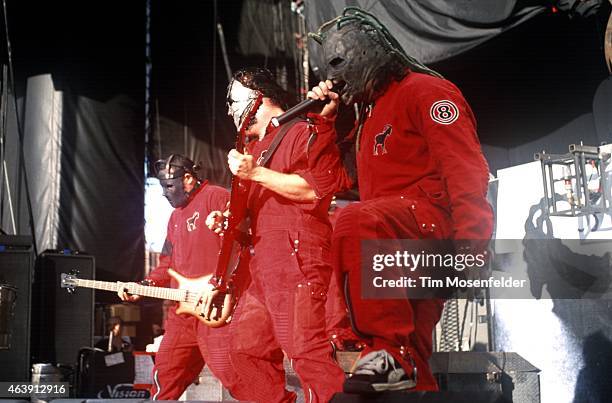 Corey Taylor of Slipknot performs as part of Ozzfest 2001 at Shoreline Amphitheatre on June 29, 2001 in Mountain View, California.