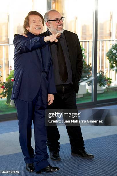 Raphael and Alex de la Iglesia attend 'Mi Gran Noche' photocall Club Financiero Genova on February 20, 2015 in Madrid, Spain.