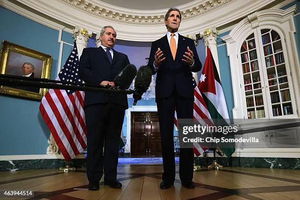 Jordanian Foreign Minister Nasser Judeh and U.S. Secretary of State John Kerry deliver brief remarks to members of the news media before meetings at...