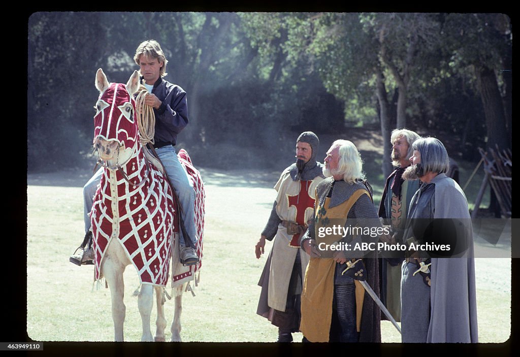 RICHARD DEAN ANDERSON;EXTRAS