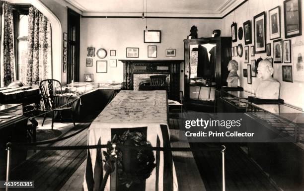 Alfred Lord Tennyson Photos and Premium High Res Pictures - Getty Images