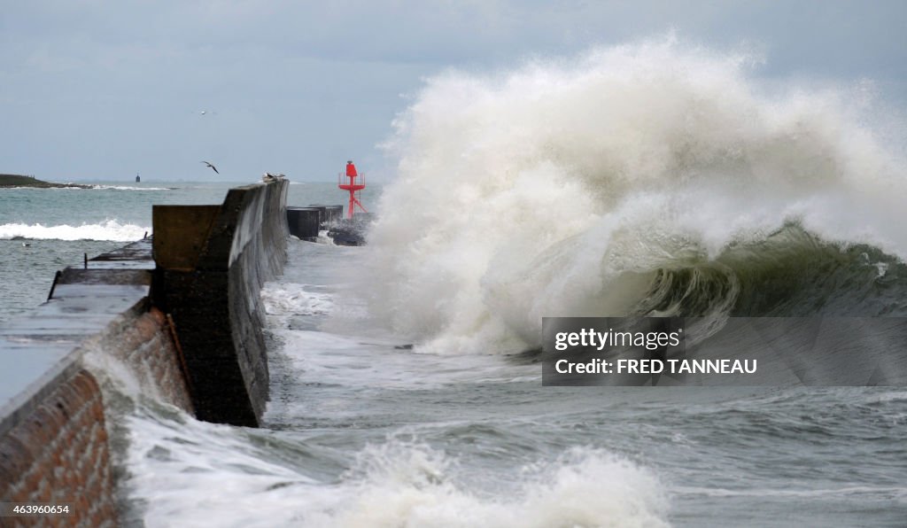 FRANCE-WEATHER-HIGH-TIDE