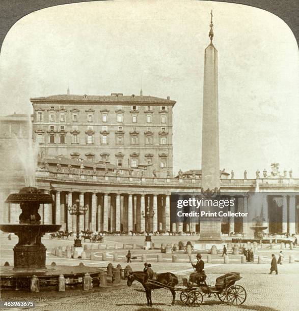 The Vatican Palace from St Peter's Square, Rome, Italy. St Peter's Square was designed by Gian Lorenzo Bernini and built between 1656 and 1667. At...
