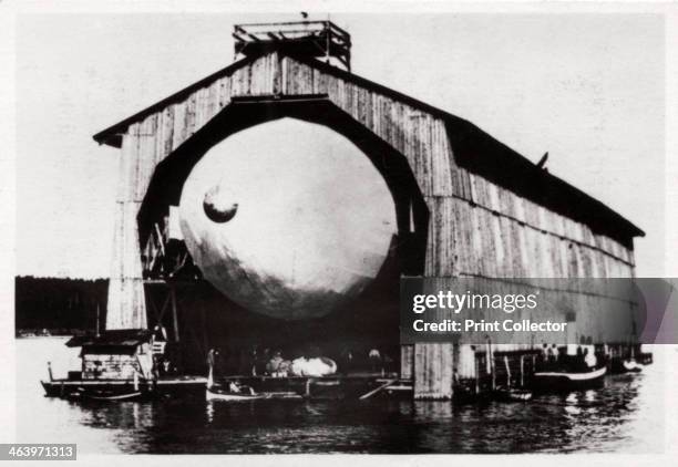 Zeppelin Float Rig The German Zeppelin Photos and Premium High Res Pictures - Getty Images