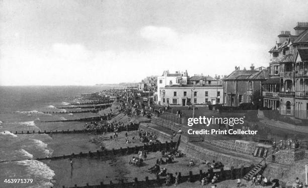 Bognor Regis, West Sussex, c1900s-c1920s. Looking west.