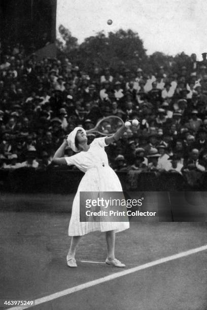 Suzanne Lenglen winning her first championship at Wimbledon . Suzanne Rachel Flore Lenglen was the first female tennis celebrity.