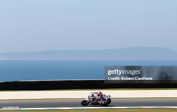 Michael van der Mark of the Netherlands rides the Pata Honda World Superbike Team Honda CBR1000RR SP during practice for the World Superbikes World...