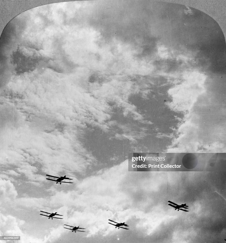 A battle squadron in fighting formation, World War I, c1914-c1918. Artist: Realistic Travels Publishers