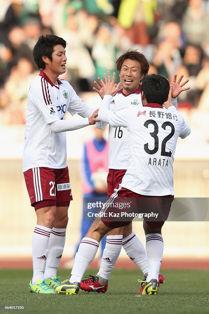 Yokohama F. Marinos v Matsumoto Yamaga - J.League Pre-Season Match