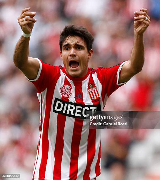 During a match between Estudiantes and Godoy Cruz as part of second round Torneo Primera Divisin 2015 at Ciudad de la Plata Stadium on February 21,...