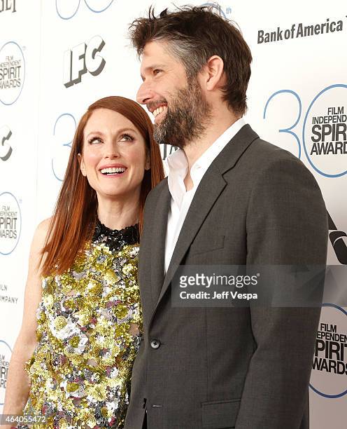 Actress Julianne Moore and director Bart Freundlich attend the 2015 Film Independent Spirit Awards at Santa Monica Beach on February 21, 2015 in...