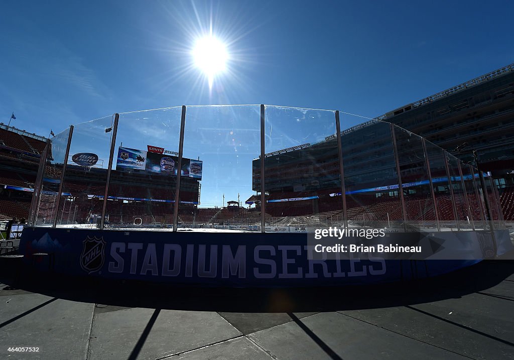 2015 Coors Light Stadium Series - Los Angeles Kings v San Jose Sharks