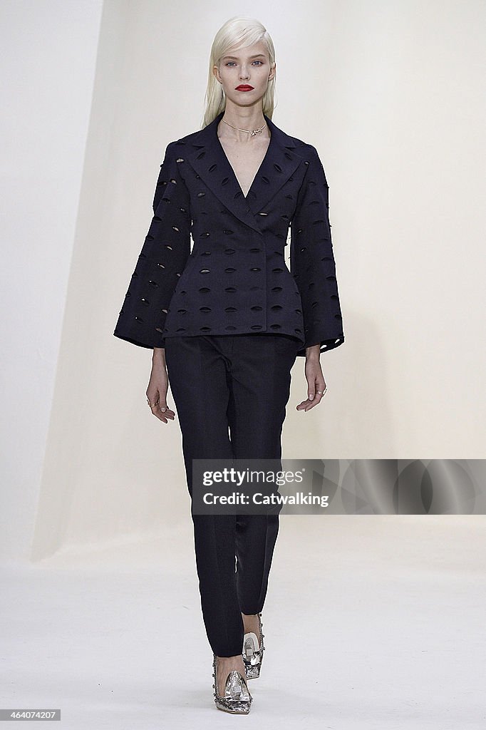 Christian Dior - Spring Summer 2014 Runway - Paris Haute Couture Fashion Week