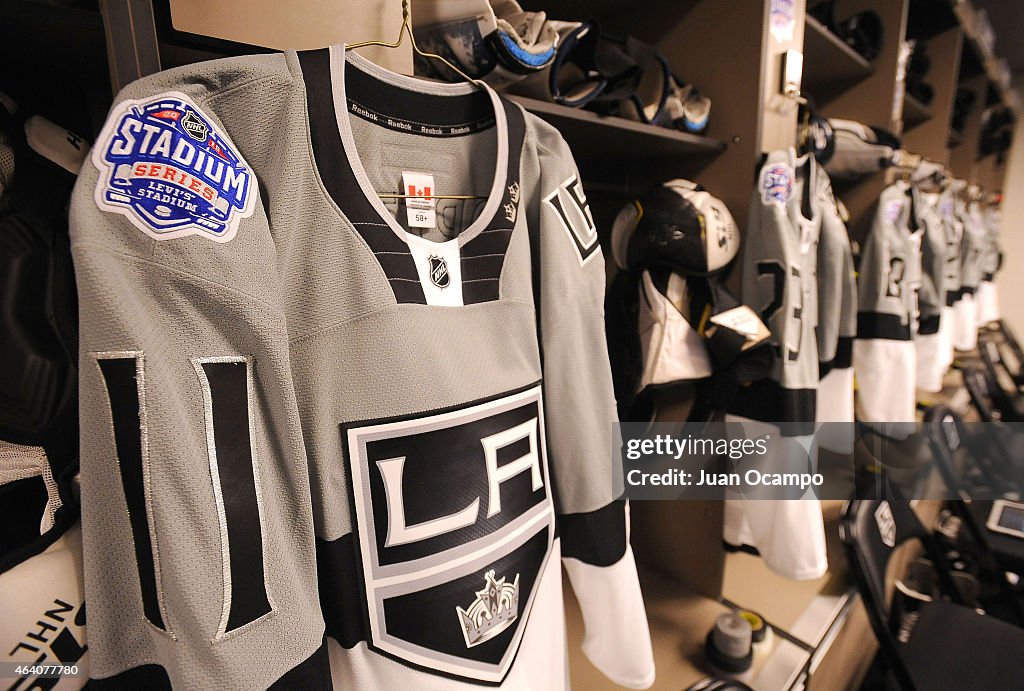 2015 Coors Light Stadium Series - Los Angeles Kings v San Jose Sharks