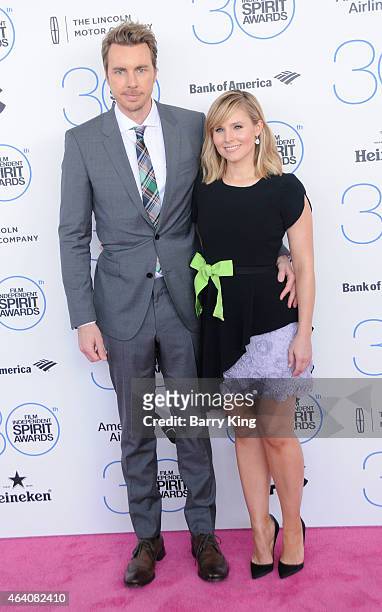 Actor Dax Shepard and actress Kristen Bell arrive at the 2015 Film Independent Spirit Awards at Santa Monica Beach on February 21, 2015 in Santa...