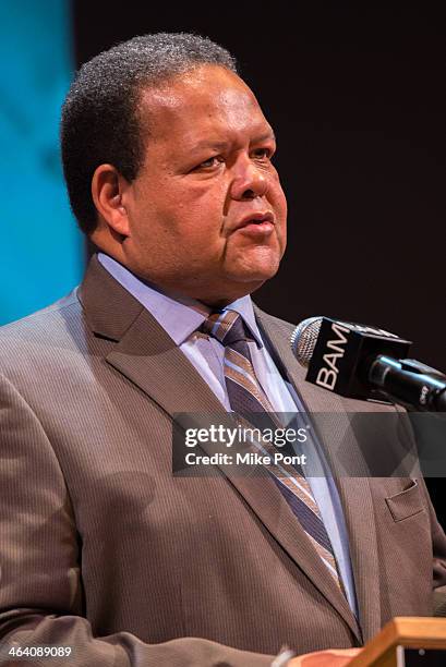 Rudolph Rudy Rude Dr Rudolph Crew Photos et images de collection - Getty Images