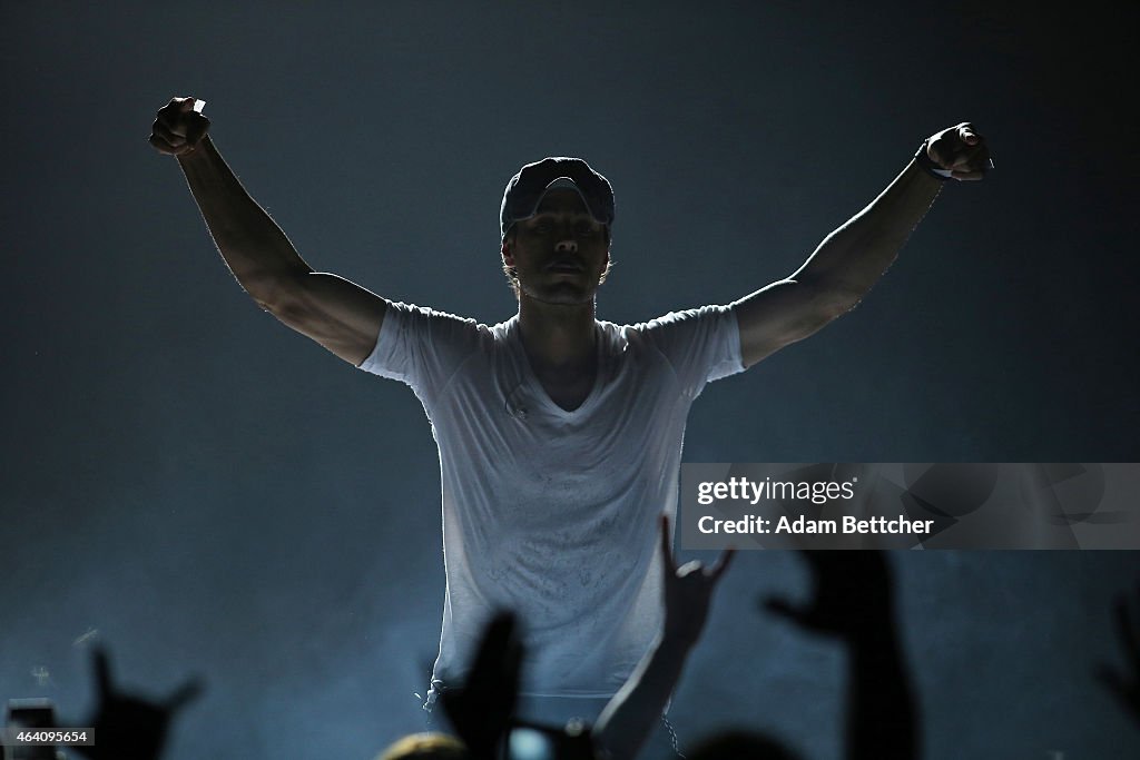 Enrique Iglesias With Pitbull In Concert - Minneapolis, Minnesota