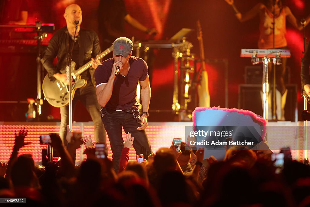 Enrique Iglesias With Pitbull In Concert - Minneapolis, Minnesota