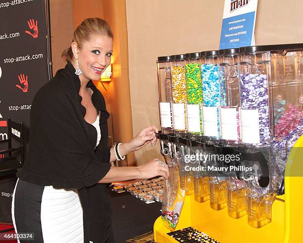 Kristen Renton attends GBK 2015 Pre-Oscar Awards luxury gift lounge on February 21, 2015 in Los Angeles, California.