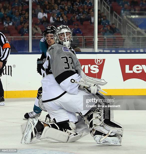 Jonathan Quick of the Los Angeles Kings tends net against the San Jose Sharks during the 2015 Coors Light NHL Stadium Series game at Levi's Stadium...